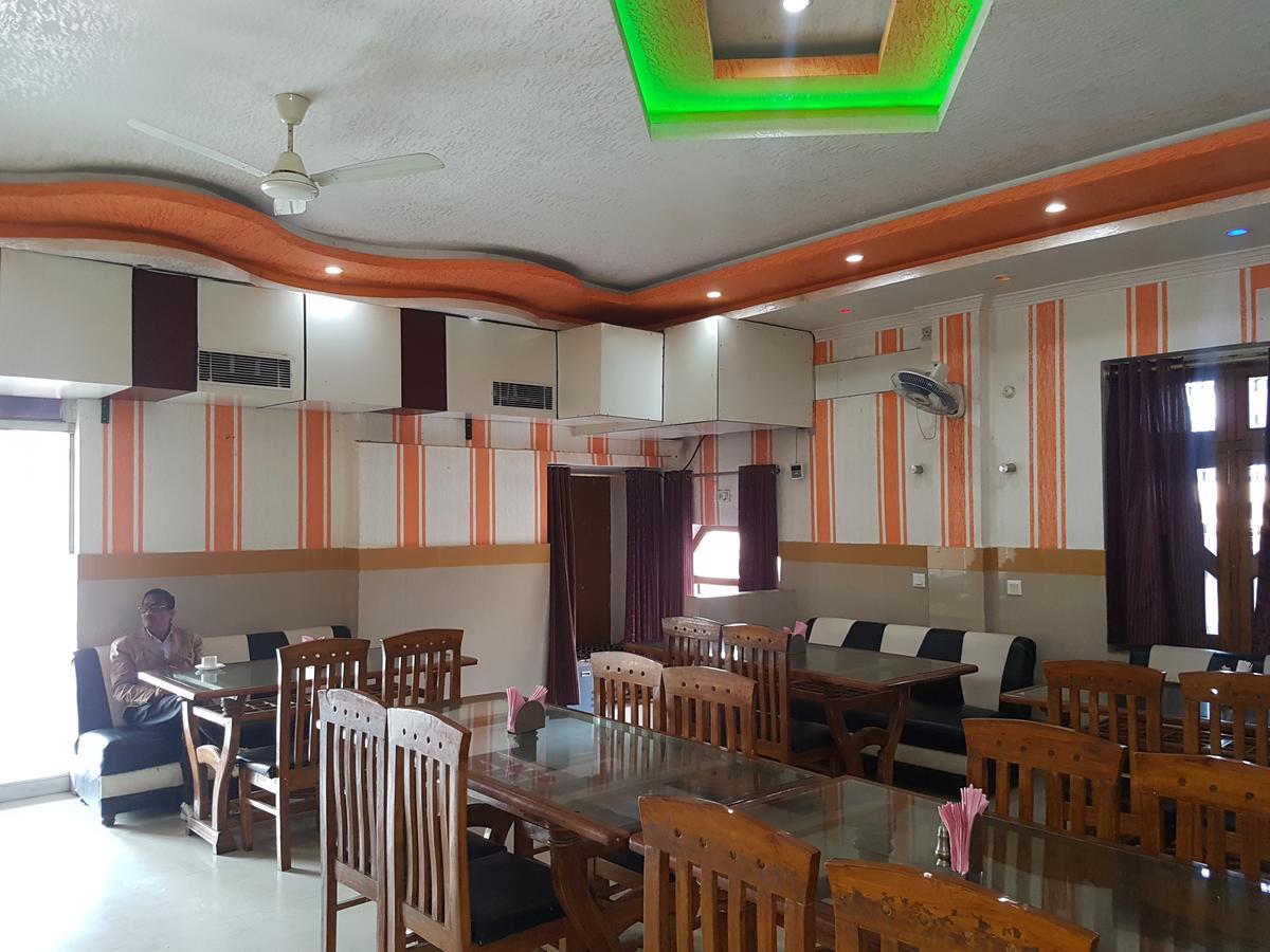 Hotel Sunrise Orai Buitenkant foto