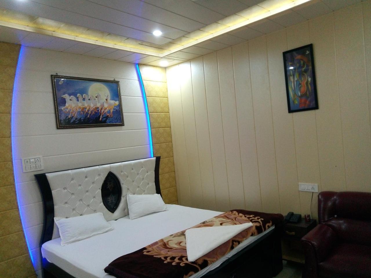 Hotel Sunrise Orai Buitenkant foto